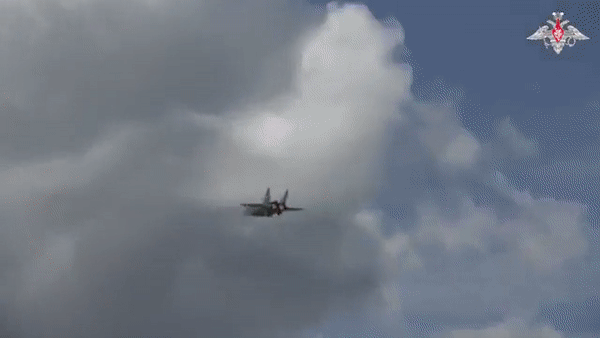 Tiêm kích MiG-31 Nga đã bắn rơi cường kích Su-24 Ukraine thế nào? - Ảnh 3.