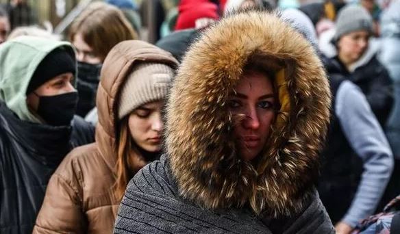 Người dân Ukraine kêu gọi viện trợ chăn và máy sưởi để sống sót qua mùa đông - Ảnh 1.
