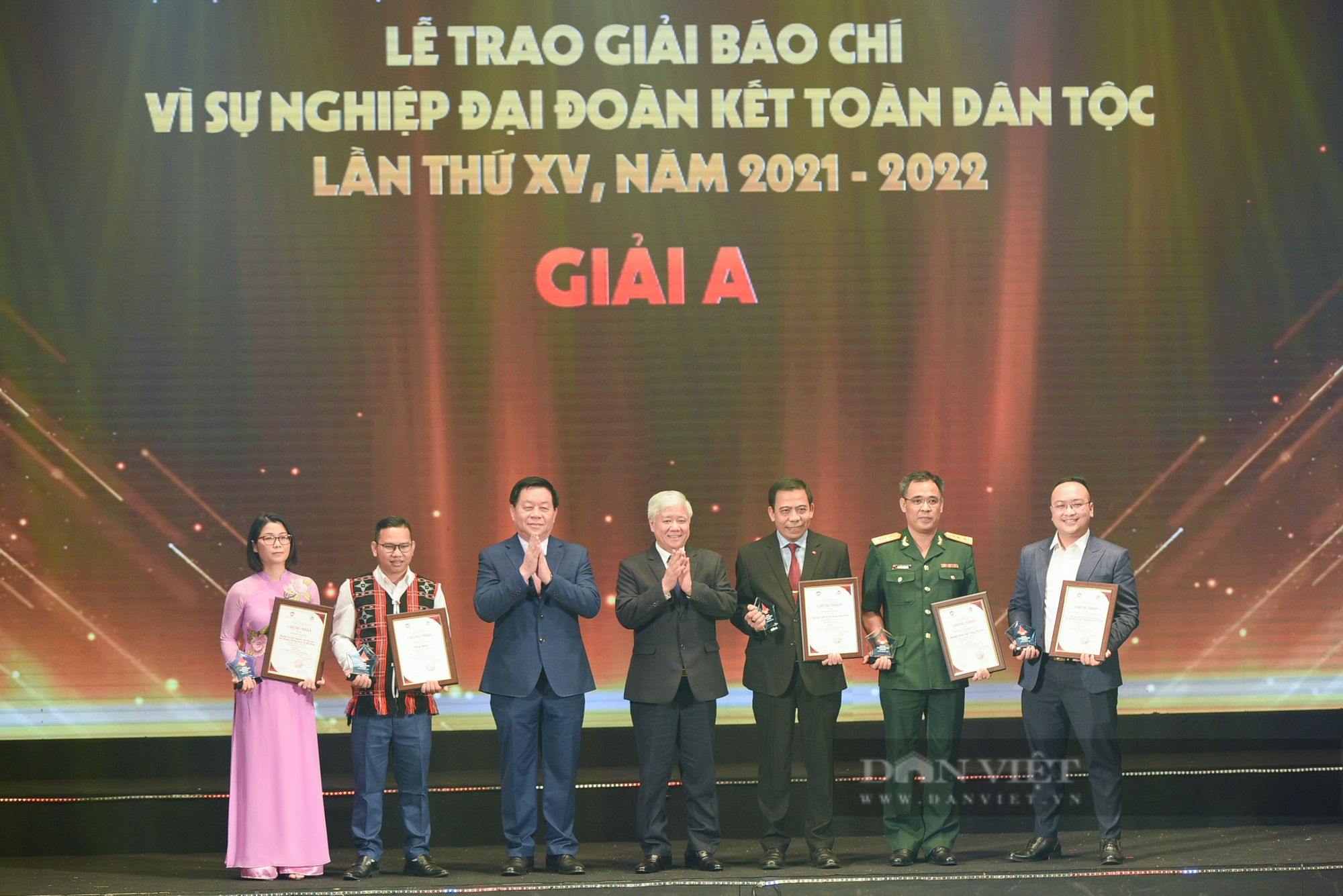 Báo NTNN/Điện tử Dân Việt giành giải báo chí &quot;Vì sự nghiệp Đại đoàn kết toàn dân tộc&quot; năm 2022 - Ảnh 8.