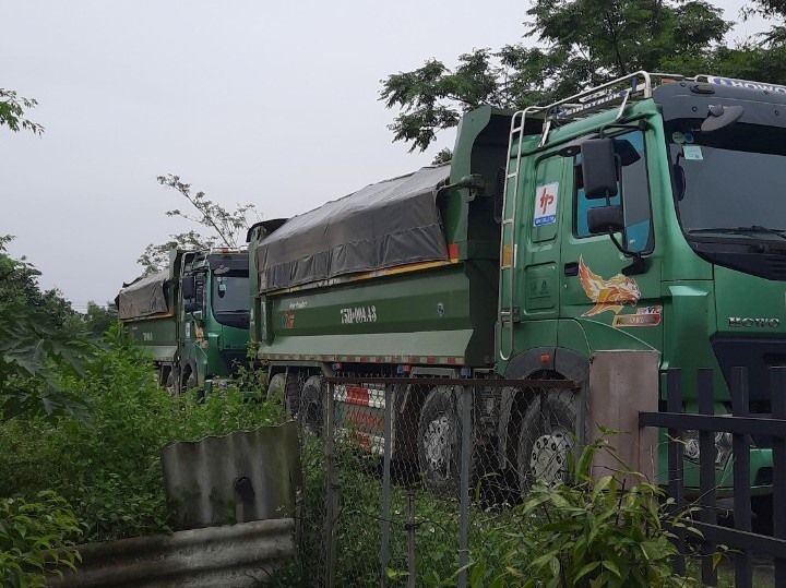 Công ty VICO Quảng Trị: Để xe quá tải nghiêm trọng còn “đòi hỏi” chính quyền nâng cấp đường phục vụ mình - Ảnh 1.