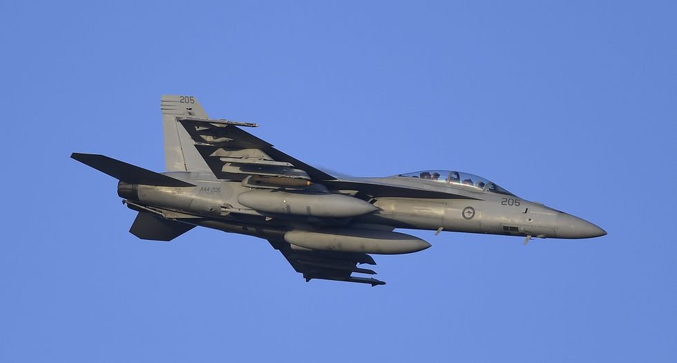 Một chiếc F / A-18F Super Hornet của Lực lượng Không quân Hoàng gia Australia thực hiện chuyến bay trên không trong khuôn khổ Cuộc tập trận Nigrum Pugio vào ngày 14 tháng 10 năm 2020 tại Townsville, Australia. F / A-18F là một trong những máy bay sẽ mang tên lửa hành trình tấn công Hypersonic.
