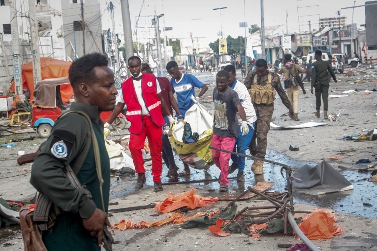 Ít nhất 100 người thiệt mạng, 300 người bị thương vì đánh bom xe đẫm máu ở Somali  - Ảnh 1.
