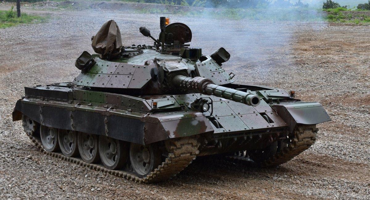 Quân đội Ukraine nhận hàng loạt tăng, thiết giáp tối tân trong thời gian ngắn - Ảnh 5.
