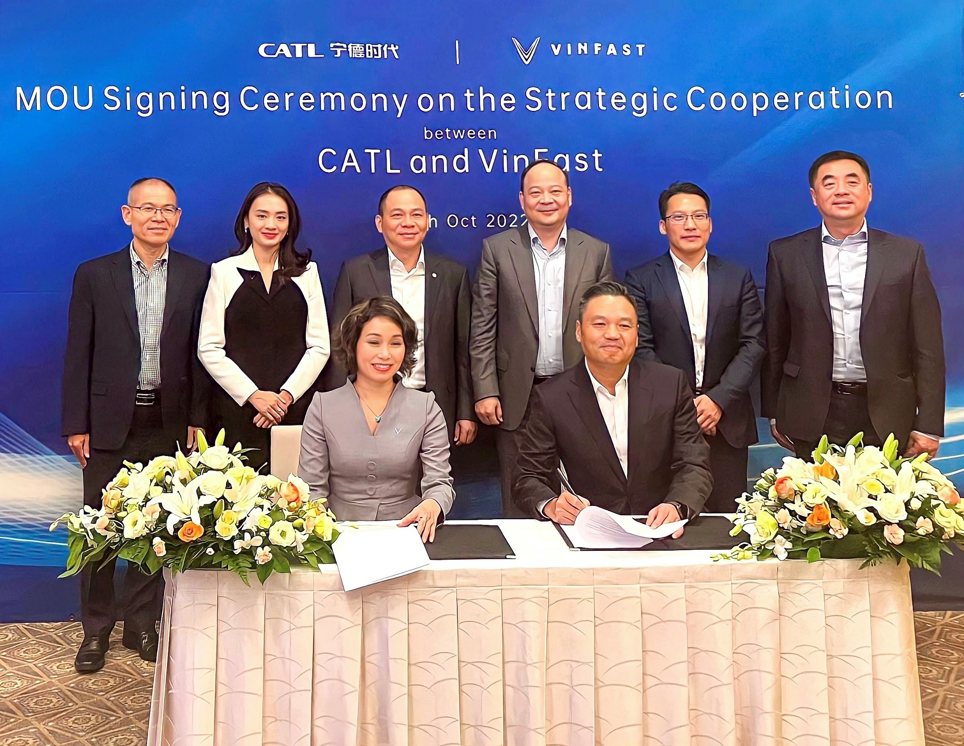 CATL và VinFast hợp tác chiến lược toàn cầu, thúc đẩy di chuyển điện hóa - Ảnh 1.