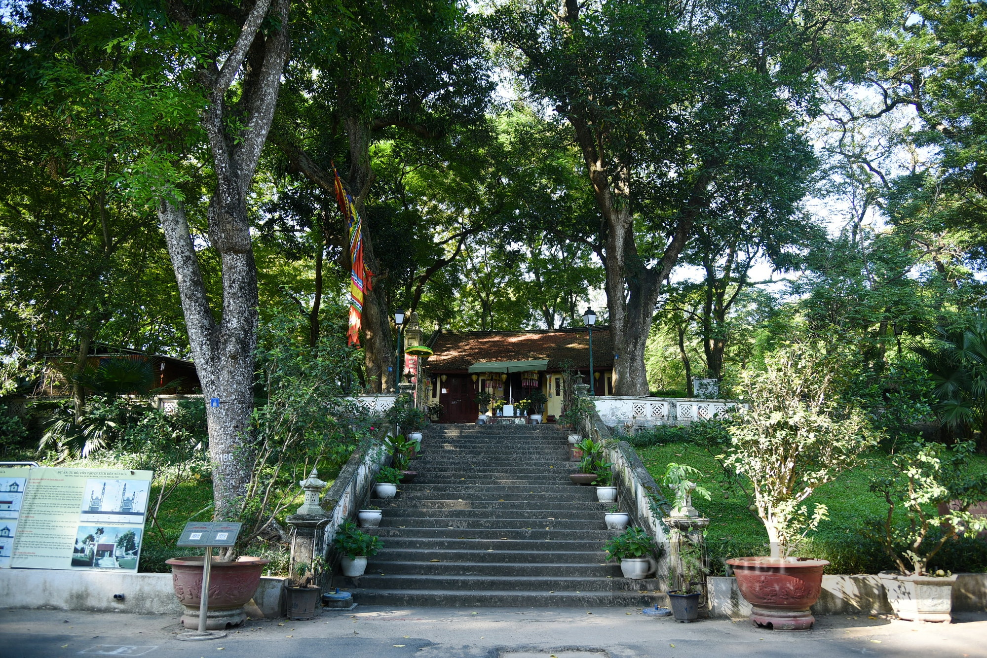 Cận cảnh 3 “quả núi” nổi tiếng nằm ở ba quận trung tâm Hà Nội - Ảnh 5.