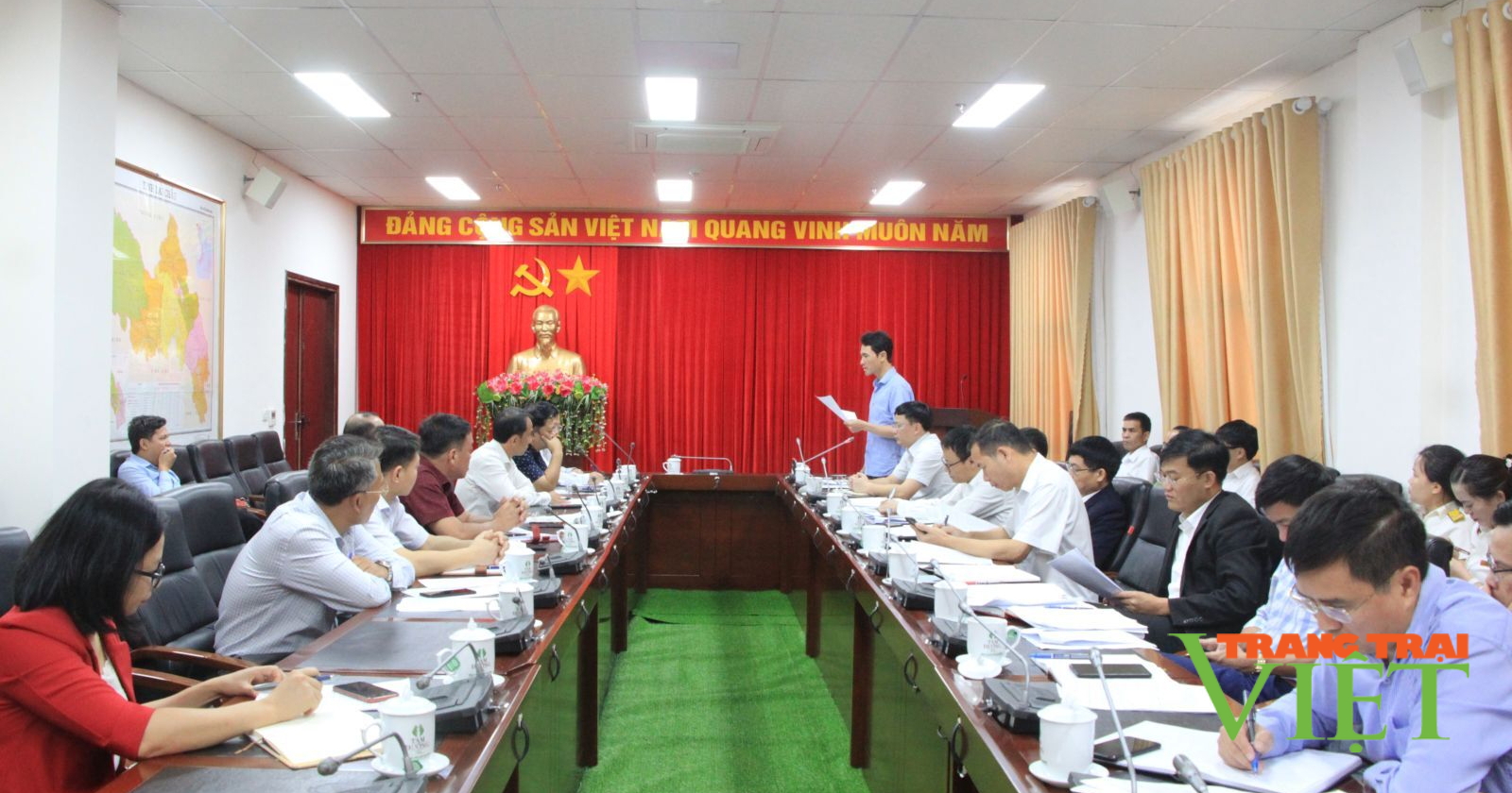 Phó Chủ tịch UBND tỉnh Lai Châu làm việc với Tập đoàn Công nghiệp Cao su Việt Nam - Ảnh 1.