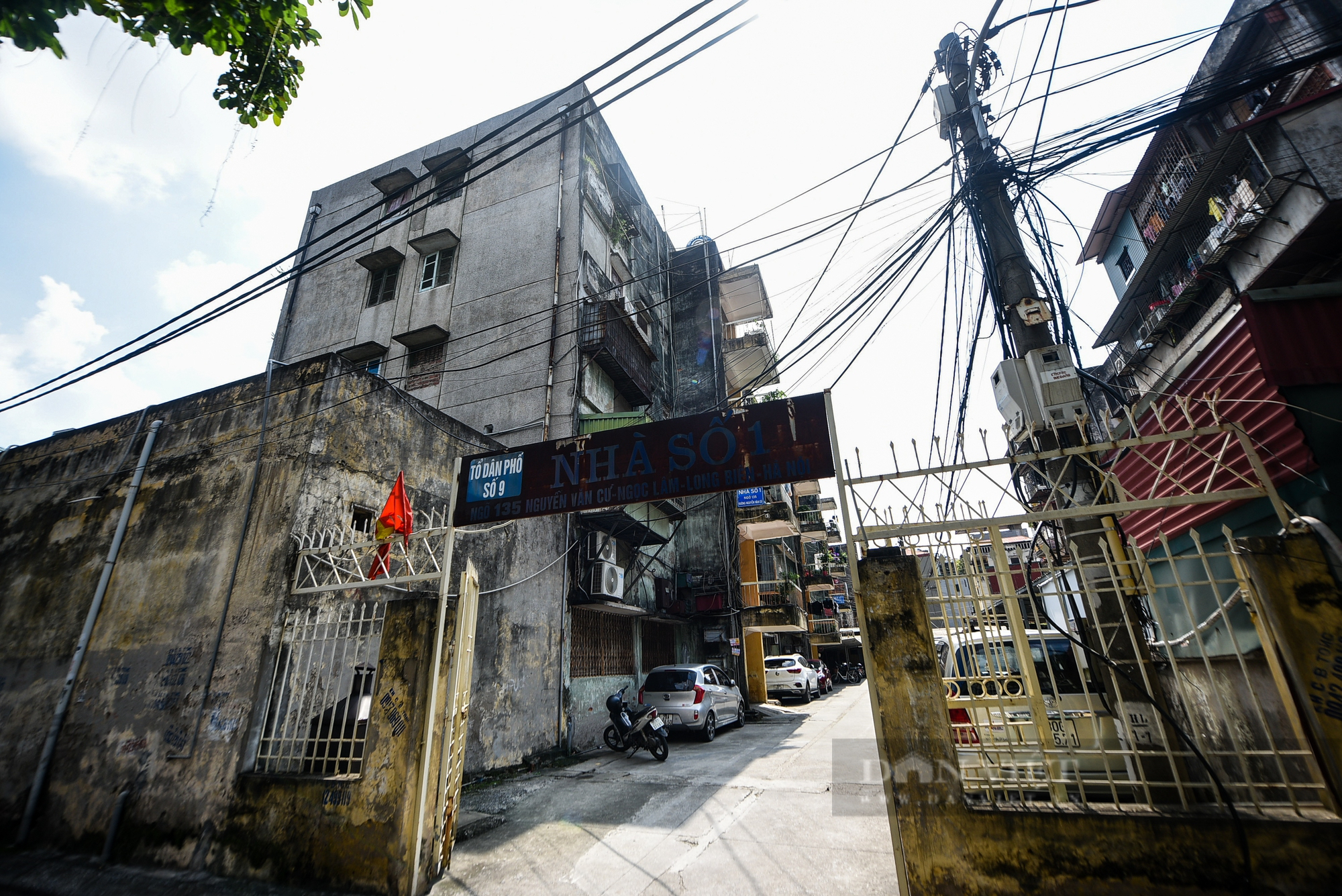 Cận cảnh hai khu tập thể ở Long Biên phải phá dỡ, xây lại - Ảnh 1.