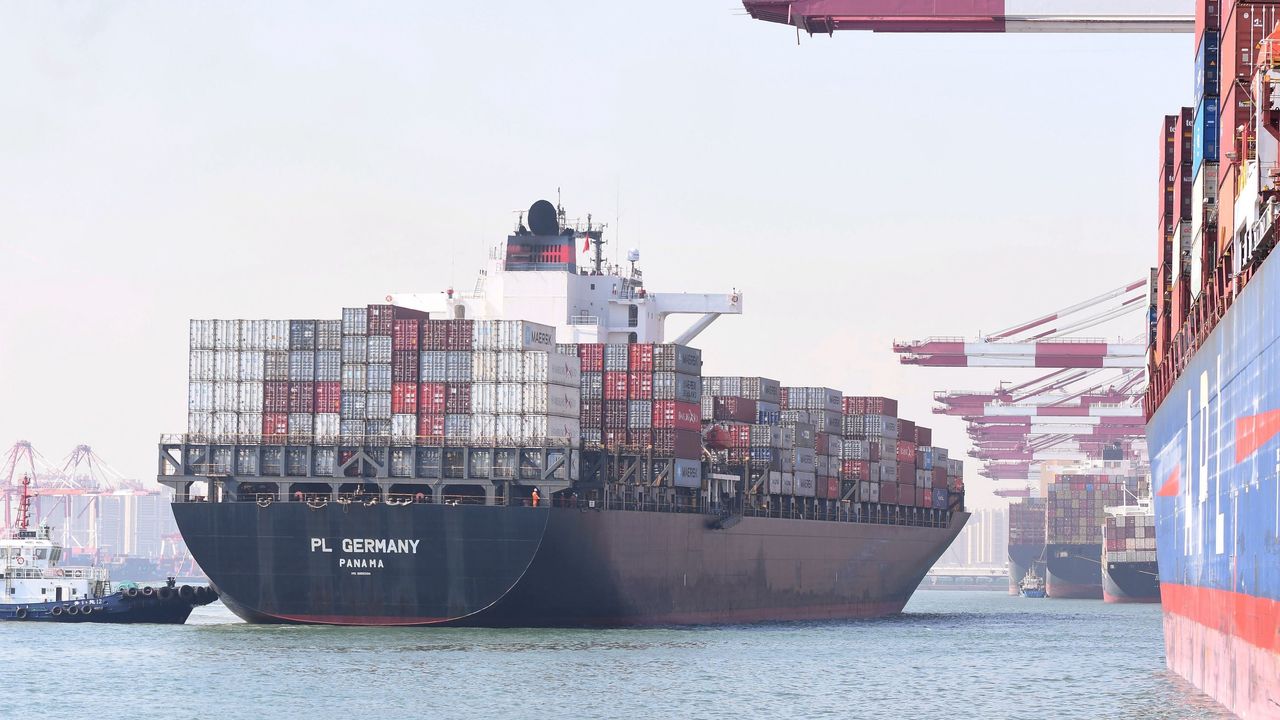 Hủy hàng loạt chuyến tàu container từ Á sang Mỹ, Âu  - Ảnh 1.