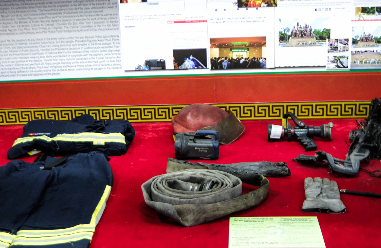 Kỷ vật 3 chiến sĩ PCCC hy sinh tại Hà Nội được trưng bày tại bảo tàng Công an nhân dân - Ảnh 3.