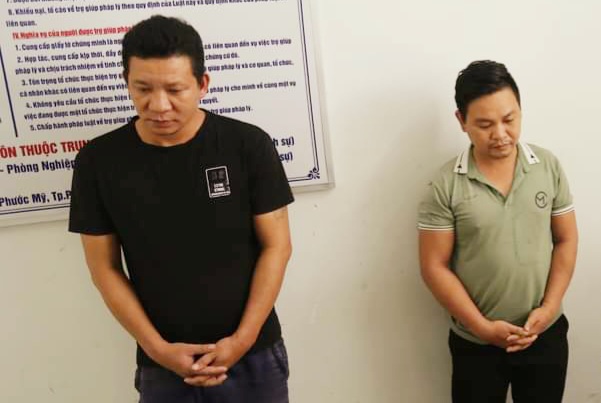 Ninh Thuận: bắt 2 đối tượng nhậu liên tục 12 tiếng rồi lái xe chống người thi hành công vụ - Ảnh 1.
