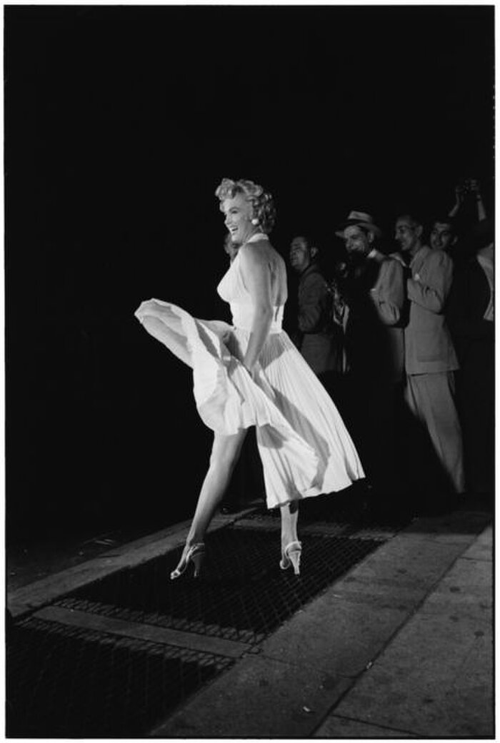 Chuyện chưa kể về những chiếc váy huyền thoại trên màn ảnh của Marilyn Monroe - Ảnh 3.