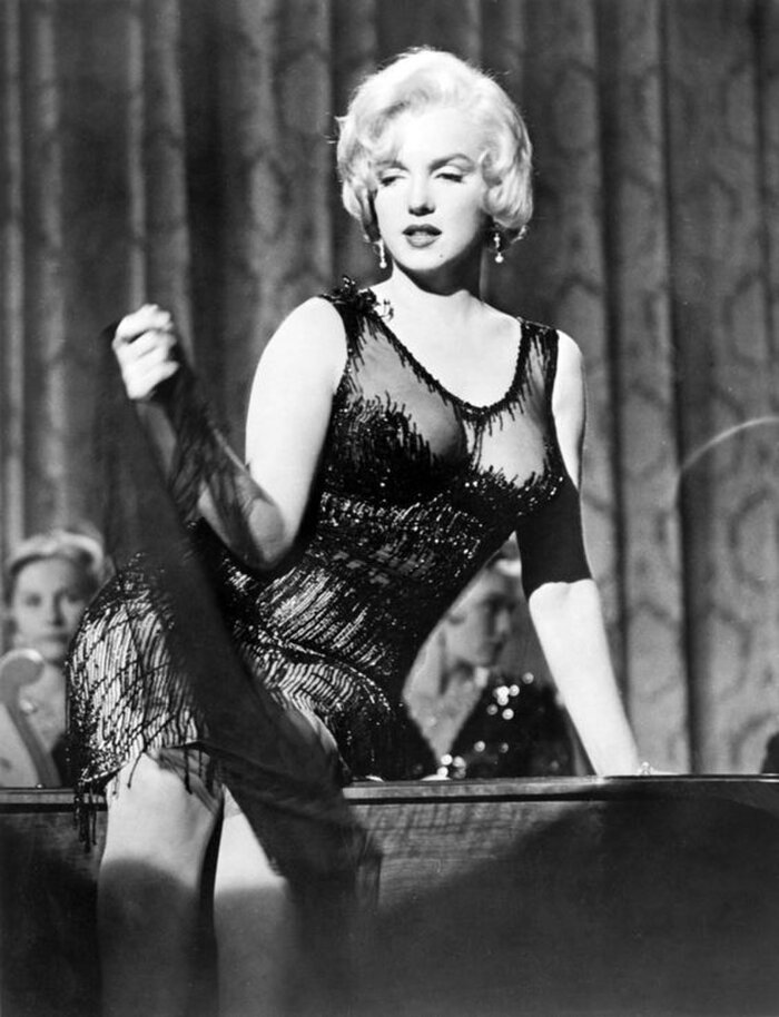 Chuyện chưa kể về những chiếc váy huyền thoại trên màn ảnh của Marilyn Monroe - Ảnh 6.