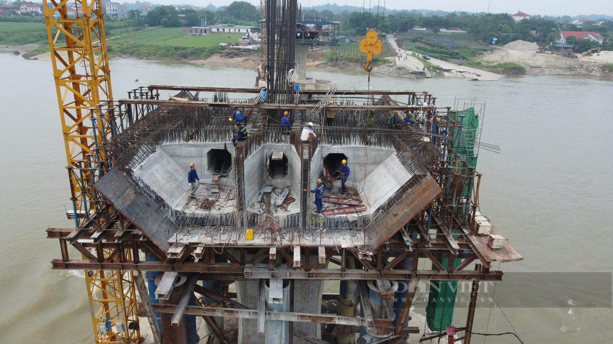 Cận cảnh xây dựng cầu Vĩnh Phú hơn 450 tỷ đồng nối Vĩnh Phúc và Phú Thọ  - Ảnh 4.