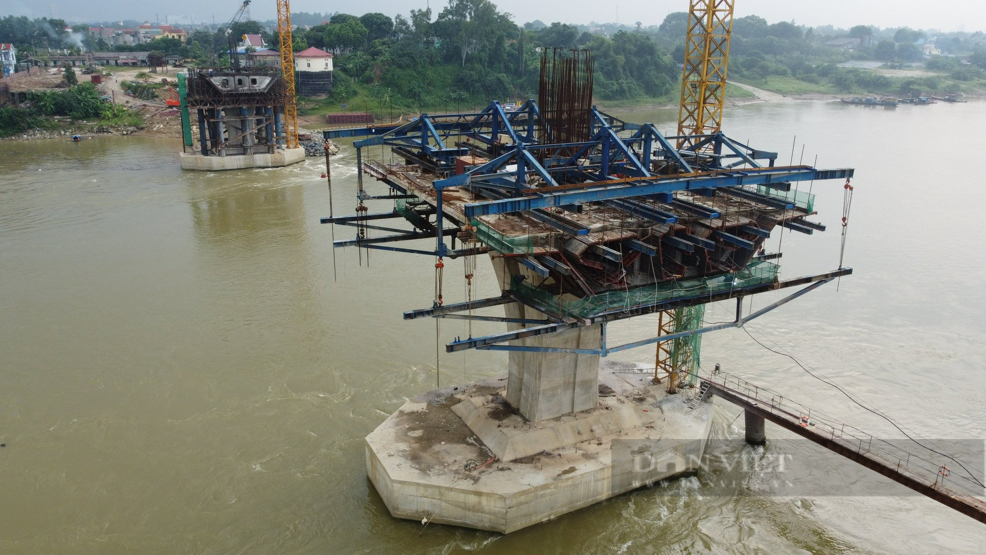 Cận cảnh xây dựng cầu Vĩnh Phú hơn 450 tỷ đồng nối Vĩnh Phúc và Phú Thọ  - Ảnh 2.