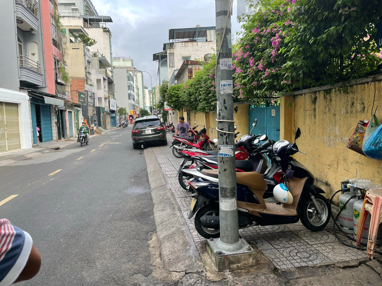 Bãi xe - &quot;giang sơn&quot; riêng của anh Hiếu.