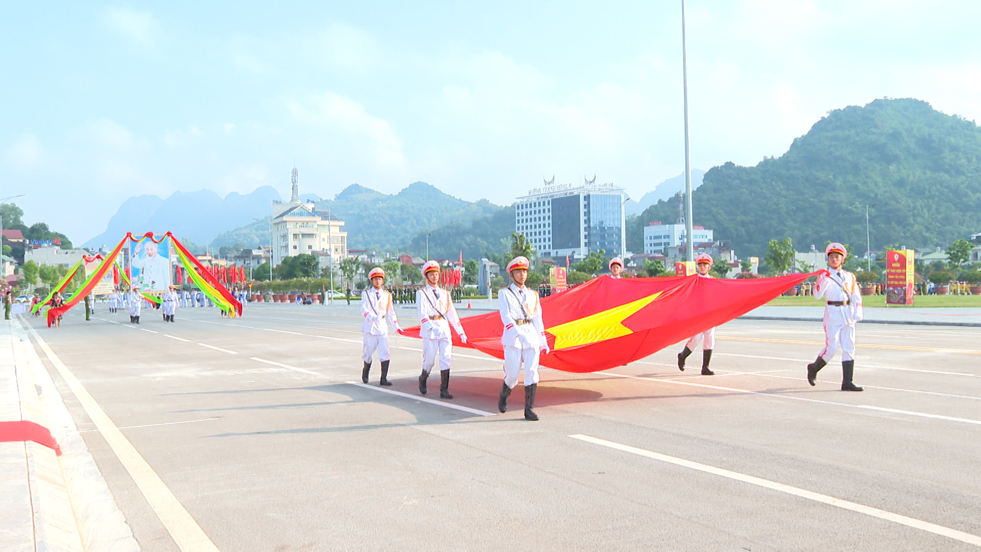 Hội thao nghiệp vụ chữa cháy và CNCH tỉnh Sơn La năm 2022 - Ảnh 1.