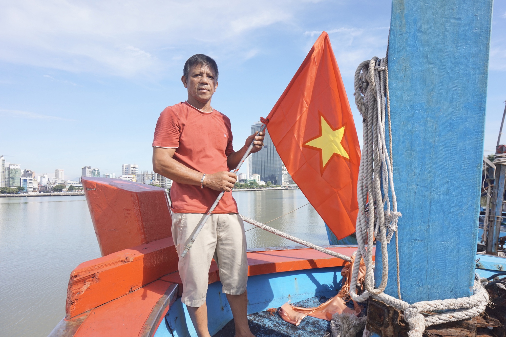 Nông dân Việt Nam xuất sắc: Những &quot;cột mốc sống” ngoài biển khơi - Ảnh 1.
