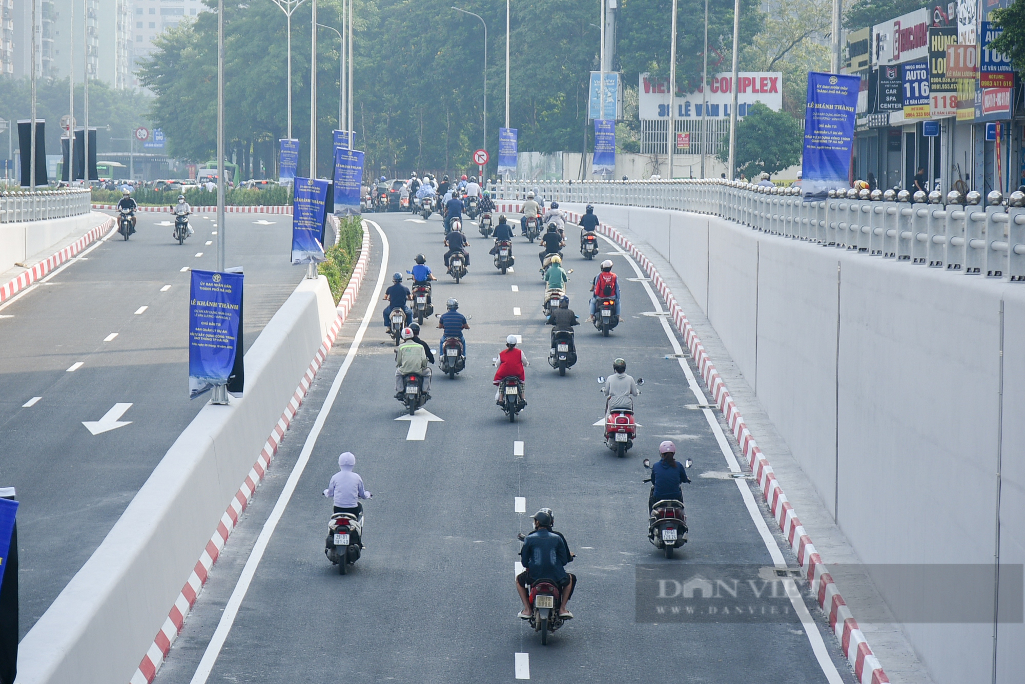 Hầm chui Lê Văn Lương thông thoáng sau ngày đầu thông xe - Ảnh 3.