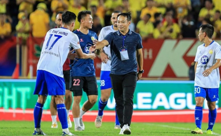 Nam Định cần thêm bao nhiêu điểm nữa để trụ hạng V.League? - Ảnh 2.