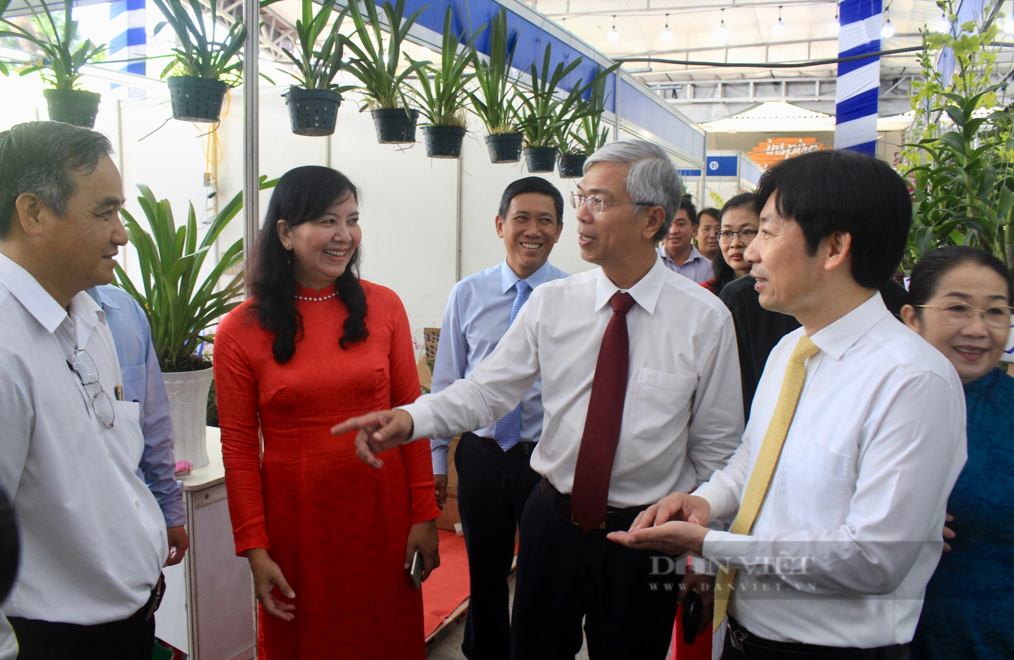 Phó Chủ tịch Hội Nông dân Việt Nam Nguyễn Xuân Định tham quan sản phẩm nông nghiệp tiêu biểu, OCOP TP.HCM - Ảnh 4.