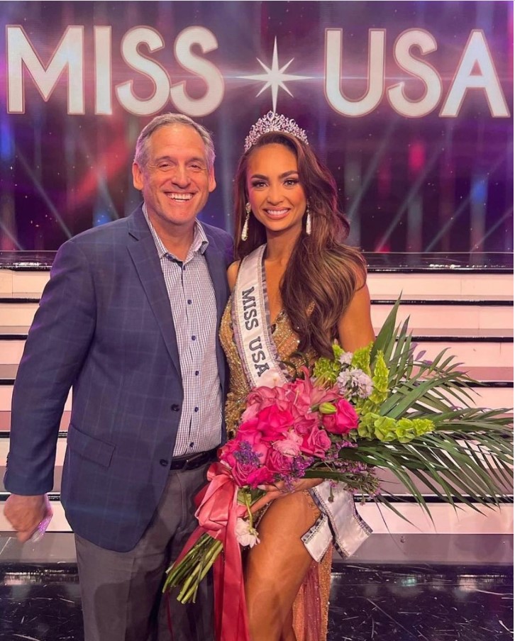 Miss USA 2022 bị tố dàn xếp kết quả, phản ứng của dàn thí sinh gây chú ý - Ảnh 1.