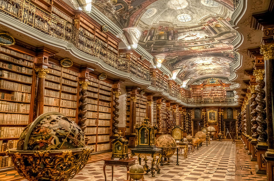 Ngỡ ngàng với các tác phẩm nghệ thuật 300 năm tuổi tại thư viện đẹp nhất thế giới - Ảnh 6.