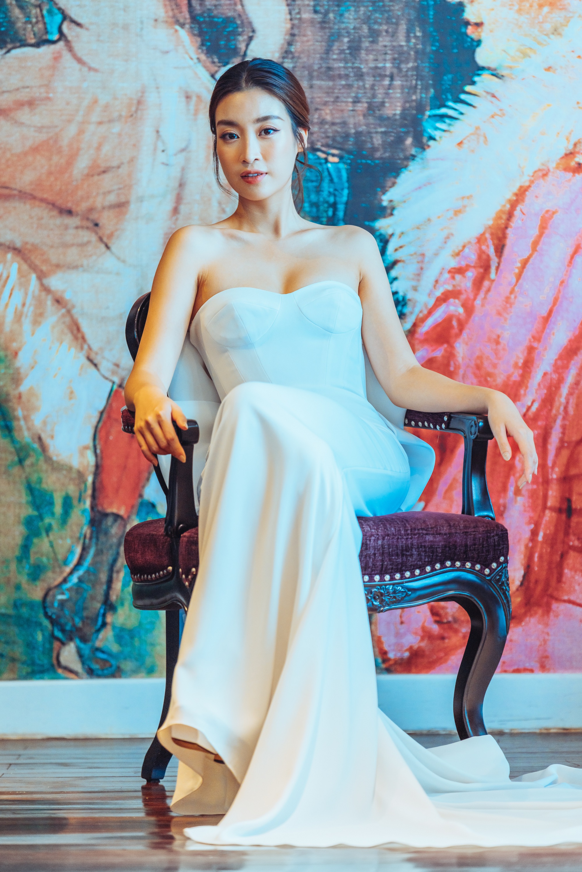 Hoa hậu Đỗ Mỹ Linh mặc váy cưới xinh đẹp khiến phụ nữ cũng phải rung động trước ngày lấy chồng - Ảnh 2.