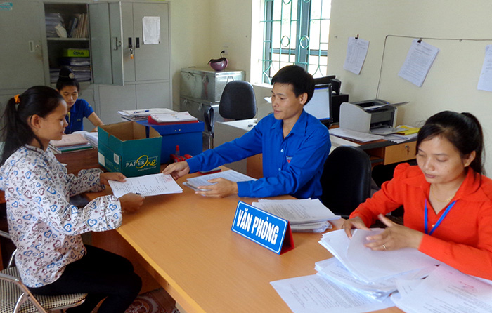 Chậm trễ tăng lương cho cán bộ không chuyên trách: &quot;12 năm làm cán bộ, lương chỉ 3,5 triệu đồng&quot; - Ảnh 3.