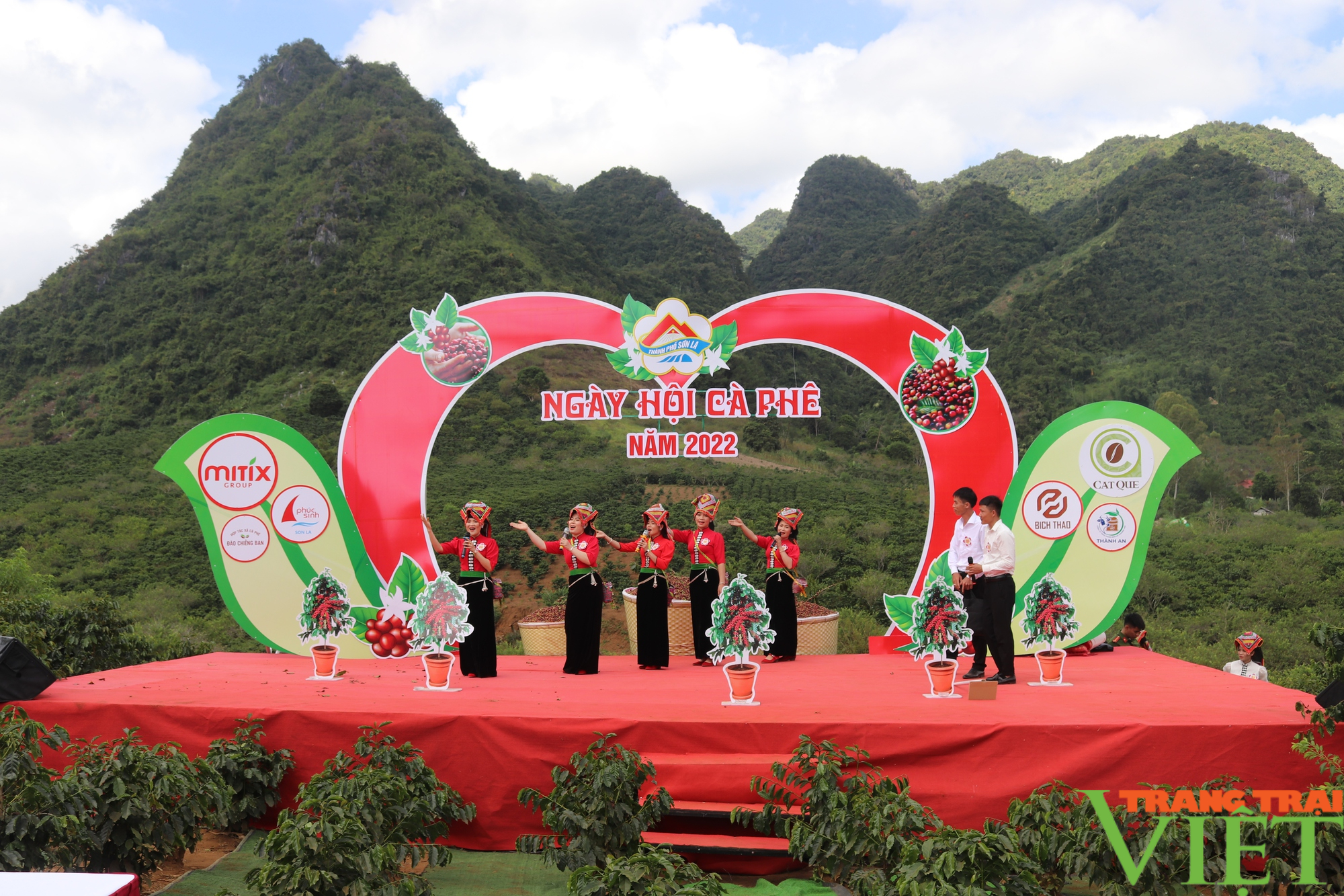 Tưng bừng Ngày hội cà phê thành phố Sơn La 2022 - Ảnh 9. Tưng bừng Ngày hội cà phê thành phố Sơn La 2022 - Ảnh 9.