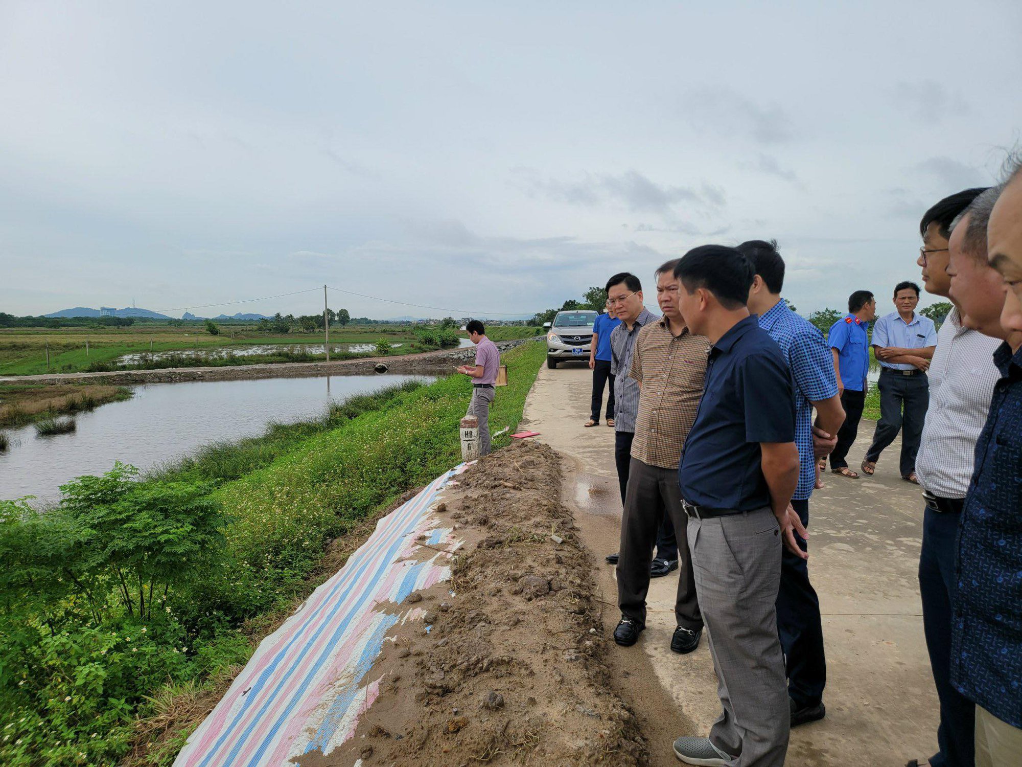 Đê tả sông Mã sụt lún dài 1km, đe dọa hơn 29.000 dân, Thanh Hóa được khuyến cáo ban bố tình trạng khẩn cấp - Ảnh 2.