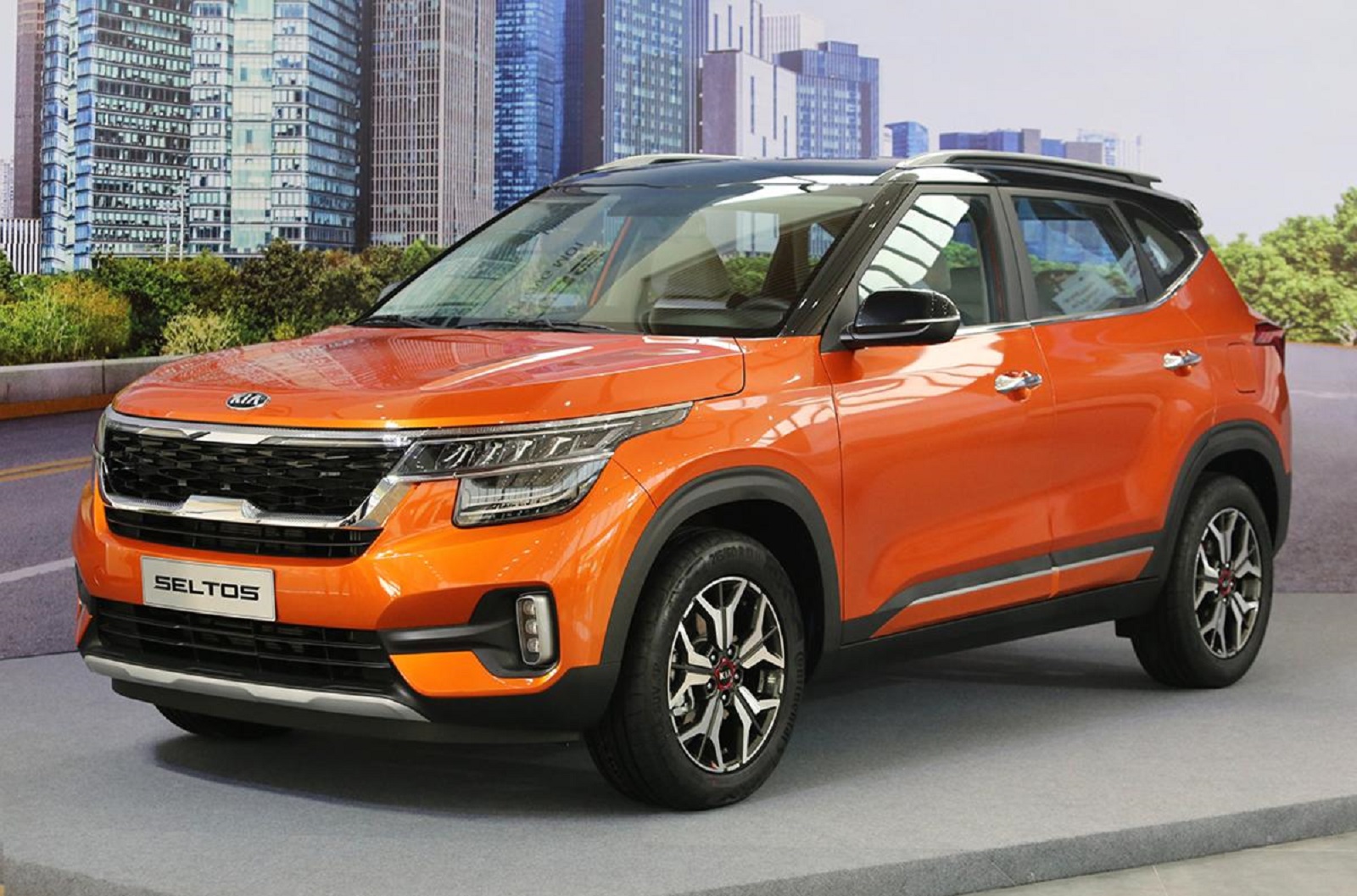 Phụ nữ có nên mua xe SUV gầm cao hay không? - Ảnh 2.