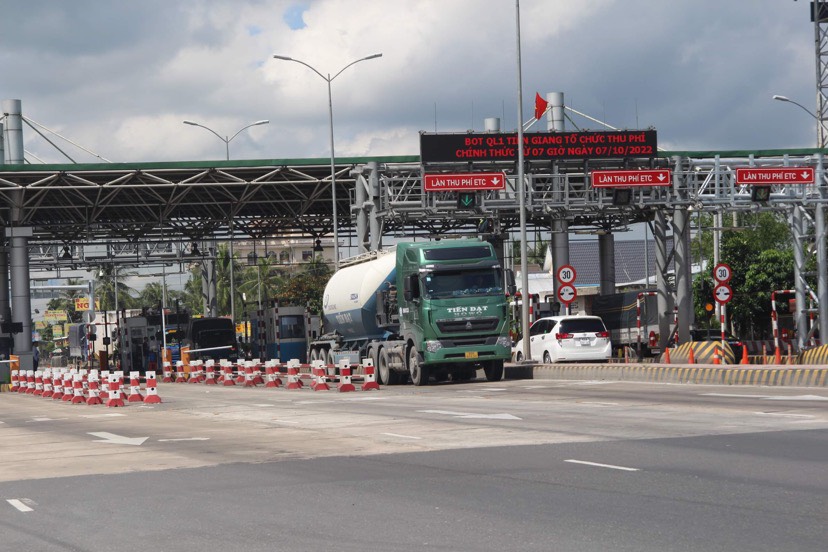 BOT Cai Lậy (Tiền Giang): Hai ngày thu phí giao thông vẫn đảm bảo thông suốt - Ảnh 1.