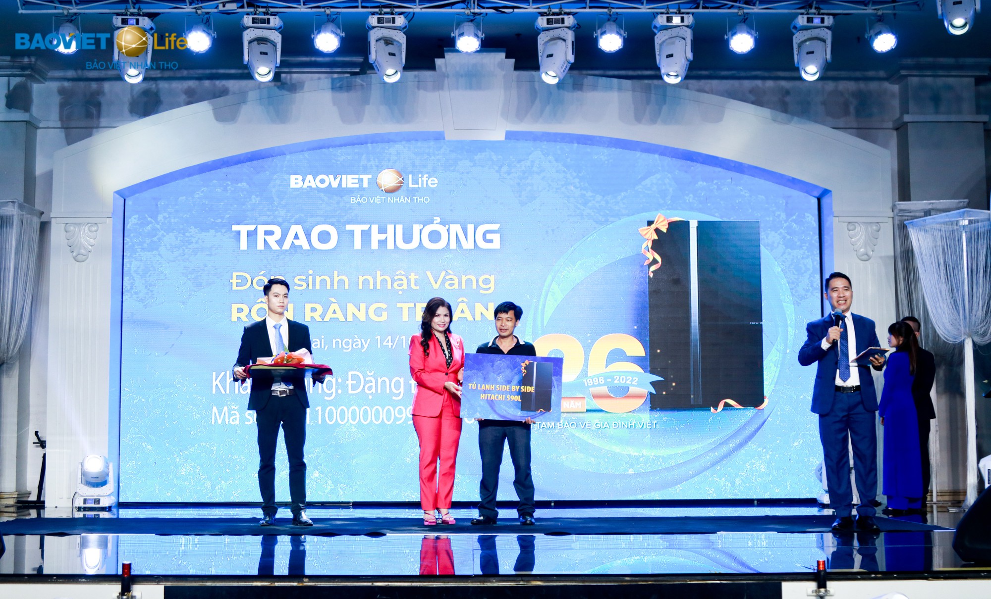 Bảo Việt Nhân thọ trao giải thưởng gần 1 tỷ đồng cho khách hàng - Ảnh 7.