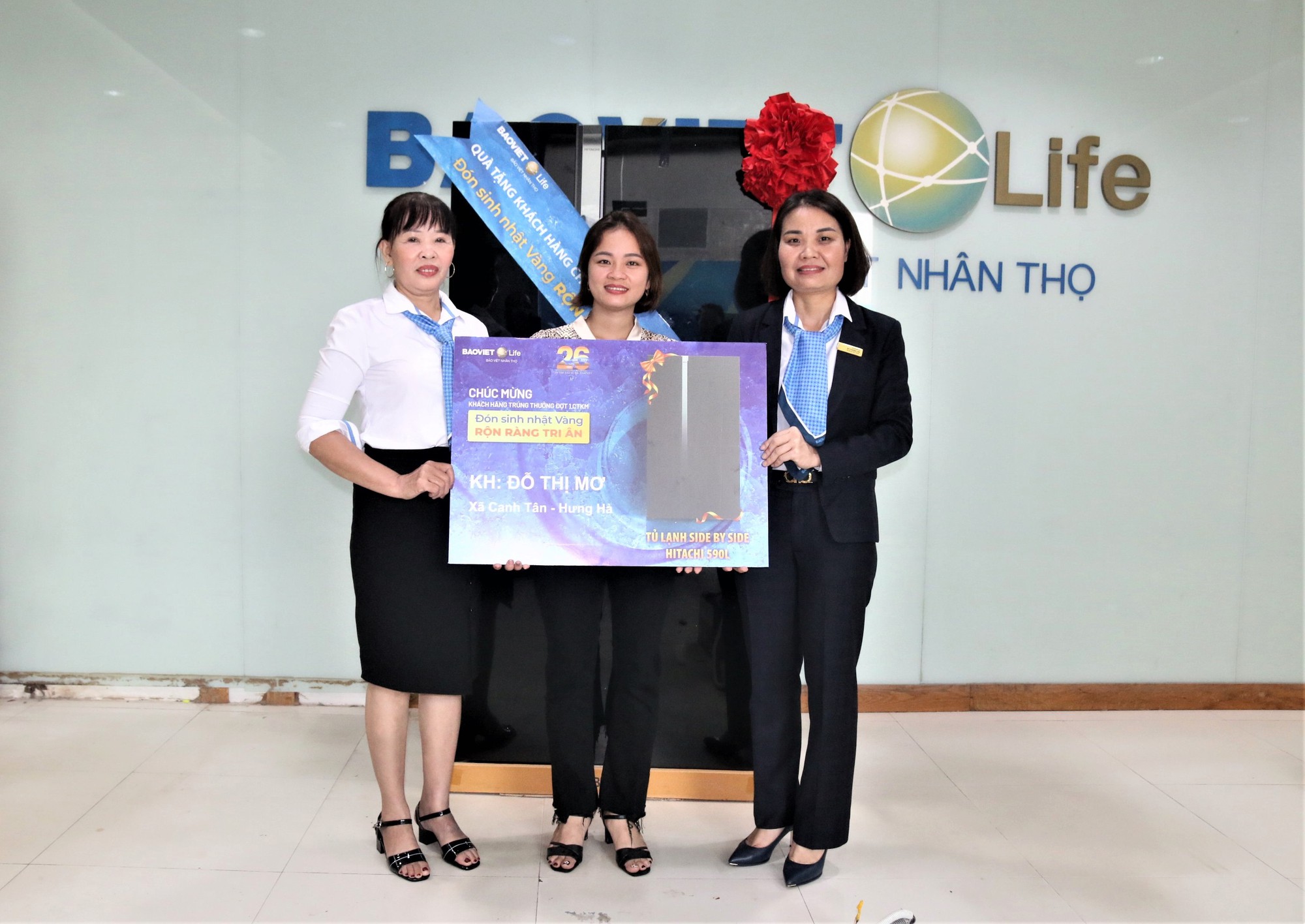 Bảo Việt Nhân thọ trao giải thưởng gần 1 tỷ đồng cho khách hàng - Ảnh 6.