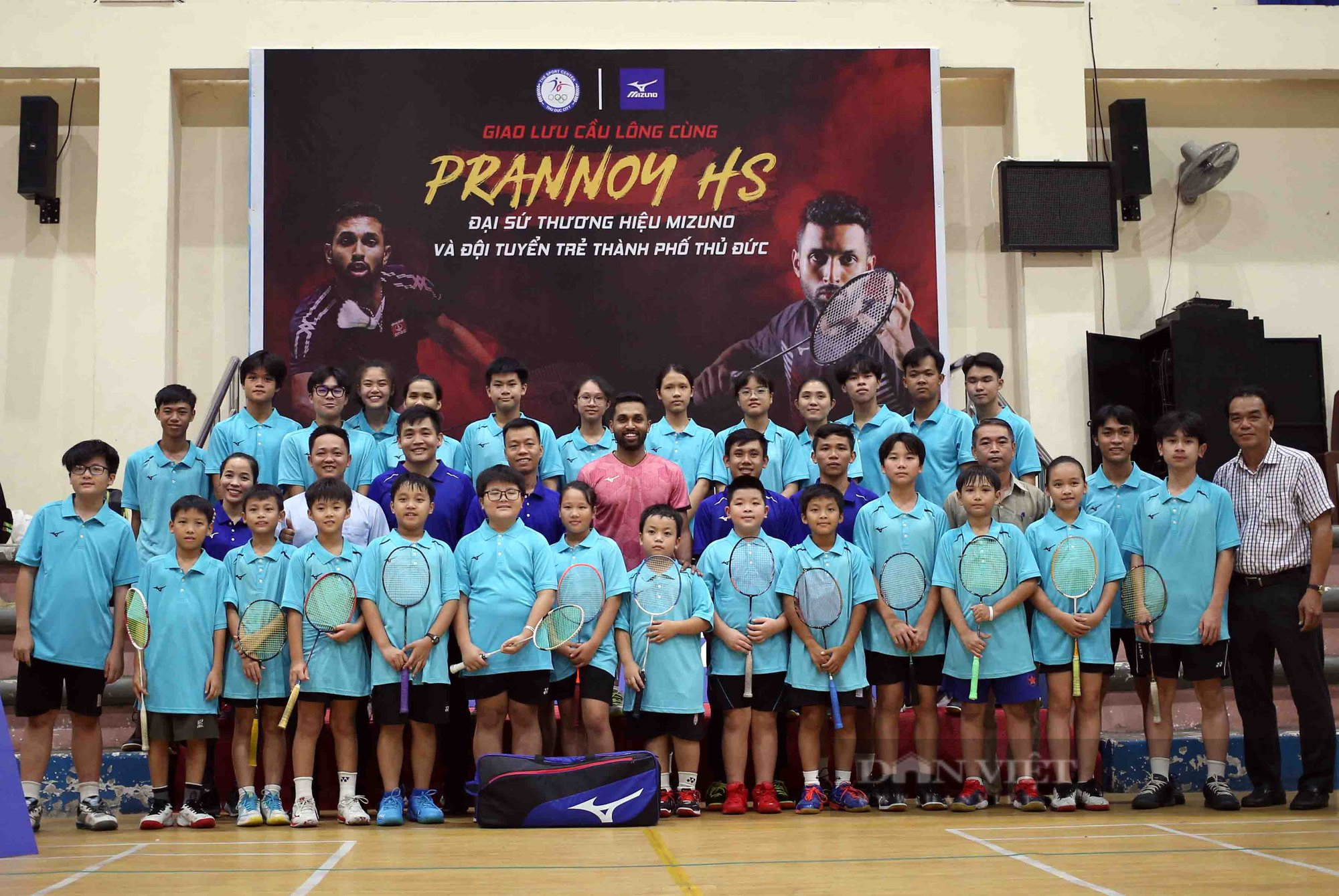 Nhà vô địch cầu lông thế giới Prannoy H.S truyền lửa đam mê cho trẻ em TP.HCM - Ảnh 3.