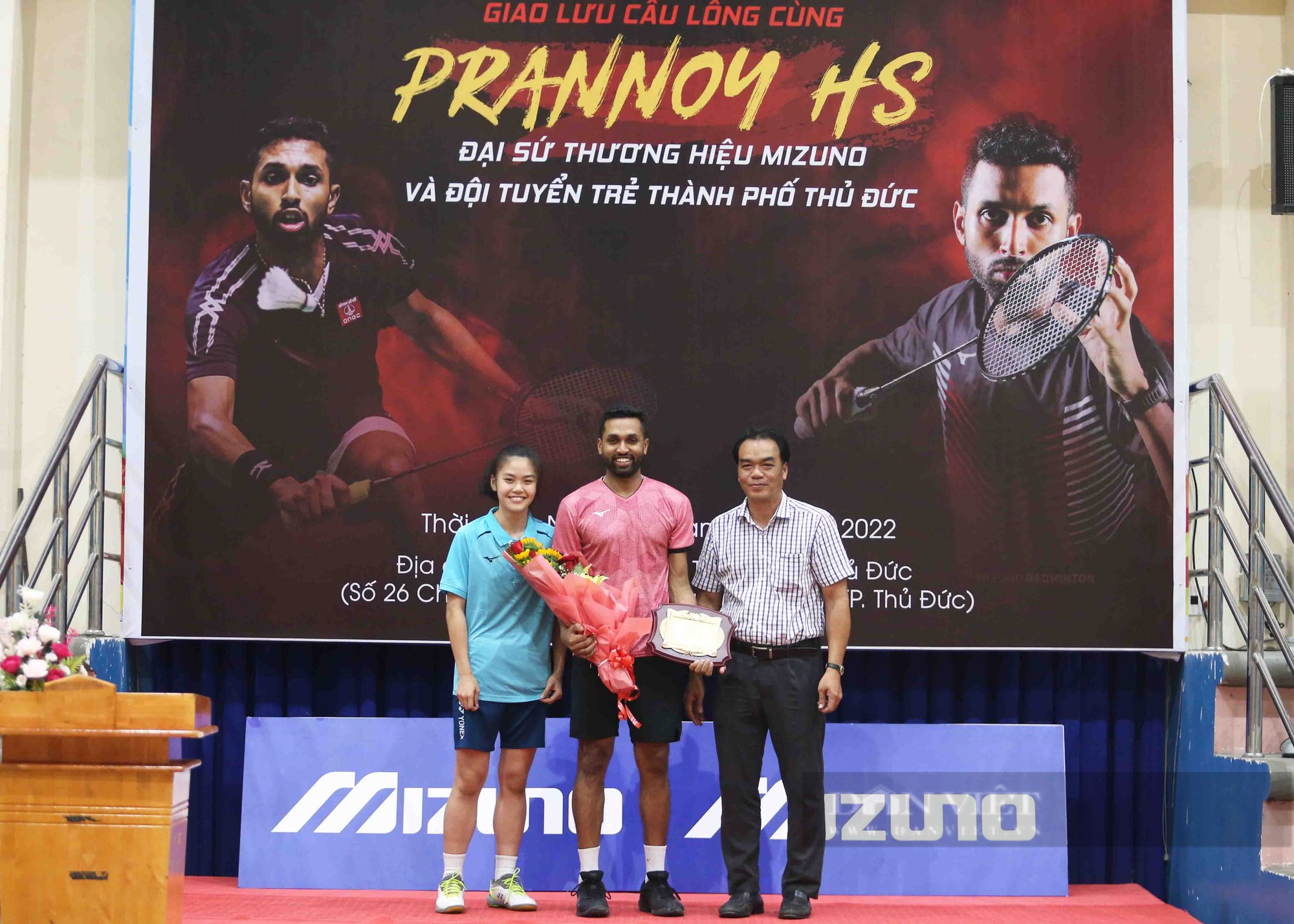 Nhà vô địch cầu lông thế giới Prannoy H.S truyền lửa đam mê cho trẻ em TP.HCM - Ảnh 2.