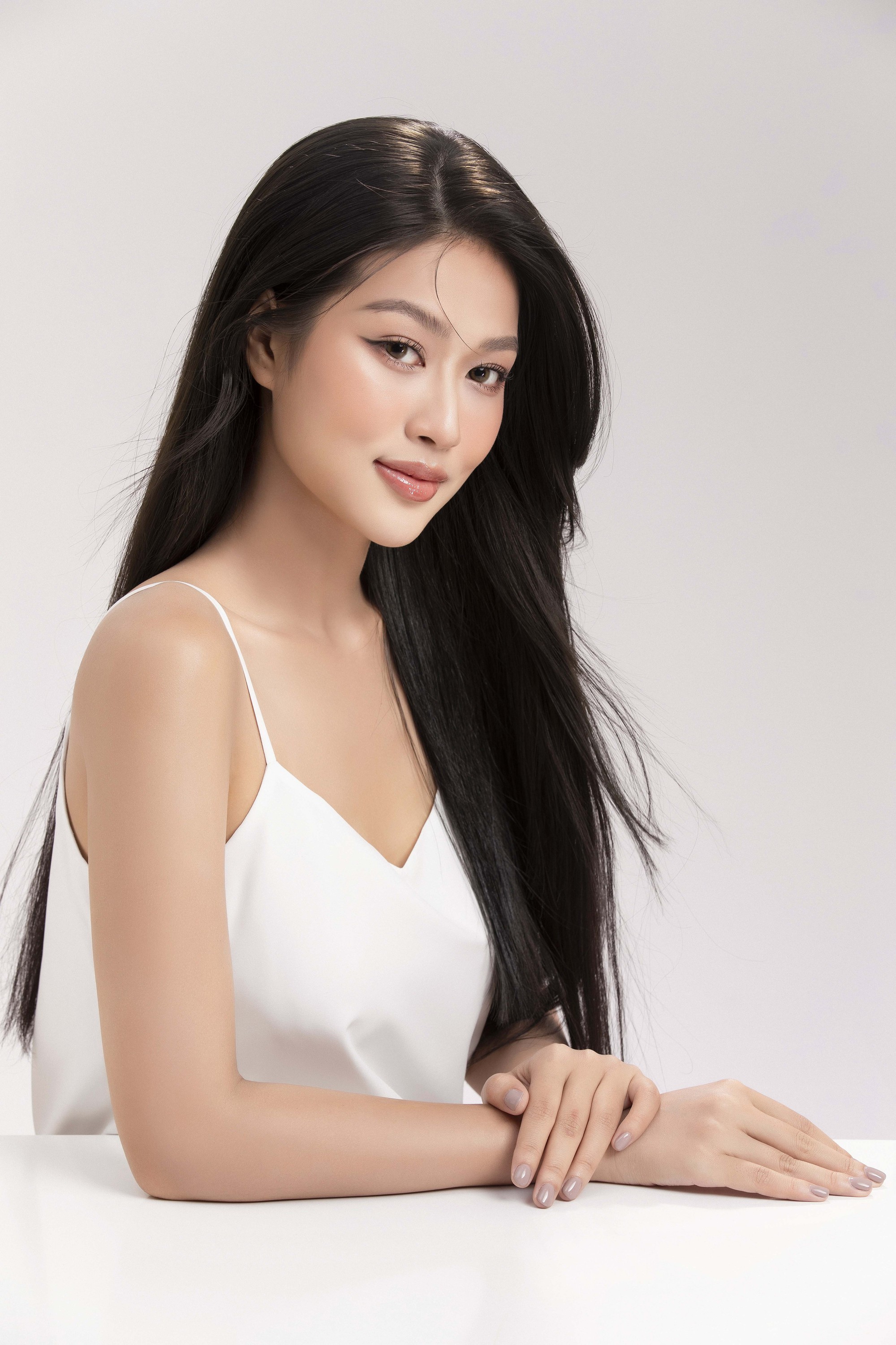 Đoàn Thiên Ân &quot;lột xác&quot; xinh đẹp, cuốn hút sau hơn 1 tháng đăng quang Hoa hậu Hòa bình Việt Nam 2022 - Ảnh 7.