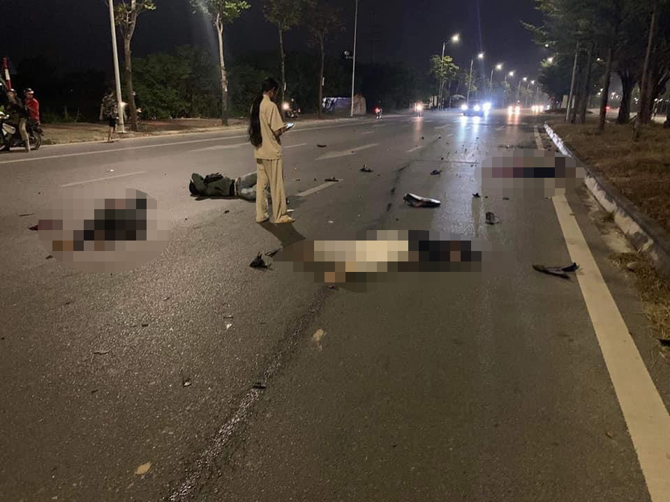 Tai nạn giao thông trong đêm ở Hà Nội khiến 4 người thương vong - Ảnh 2.