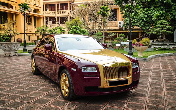 Vì sao Rolls-Royce Ghost mạ vàng của ông Trịnh Văn Quyết đấu giá không ai mua? - Ảnh 1.