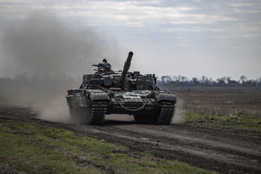 Quân đội Ukraine tiến nhanh vào thành phố Kherson bất chấp tuyên bố thận trọng - Ảnh 1.