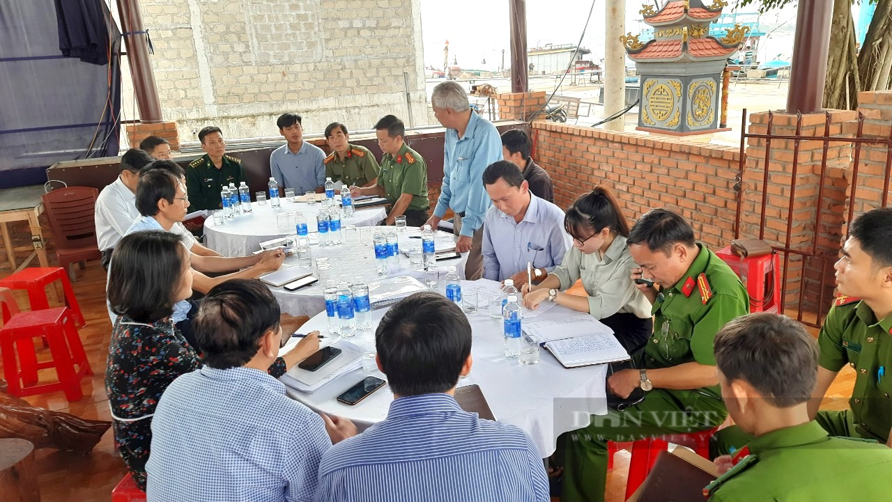 Vụ tập kết cát trái phép ở bến cá Cửa Việt: Một báo cáo gây bất ngờ - Ảnh 1.