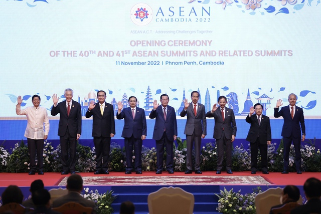 Thủ tướng Phạm Minh Chính tham dự lễ khai mạc chính thức Hội nghị Cấp cao ASEAN - Ảnh 2.