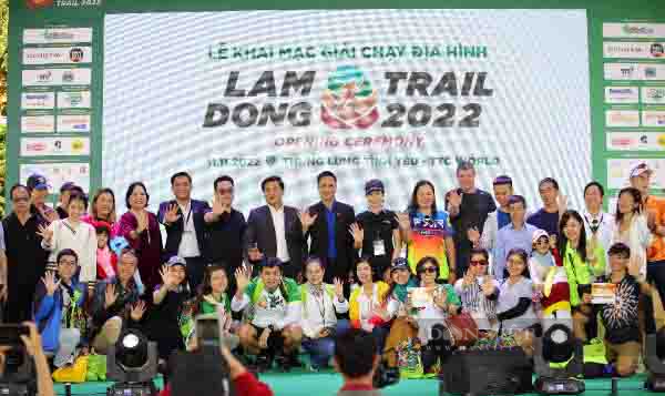 2.000 VĐV tham gia Giải chạy địa hình Lâm Đồng Trail 2022 - Ảnh 1.