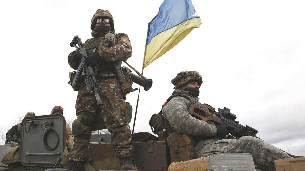 Quân đội Ukraine tiến nhanh vào thành phố Kherson bất chấp tuyên bố thận trọng - Ảnh 4.