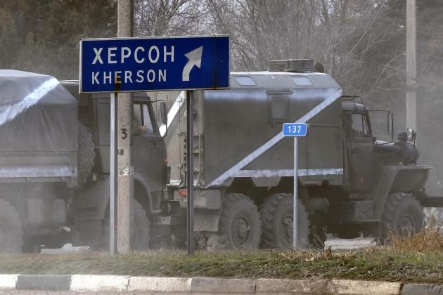 Quân đội Ukraine tiến nhanh vào thành phố Kherson bất chấp tuyên bố thận trọng - Ảnh 5.