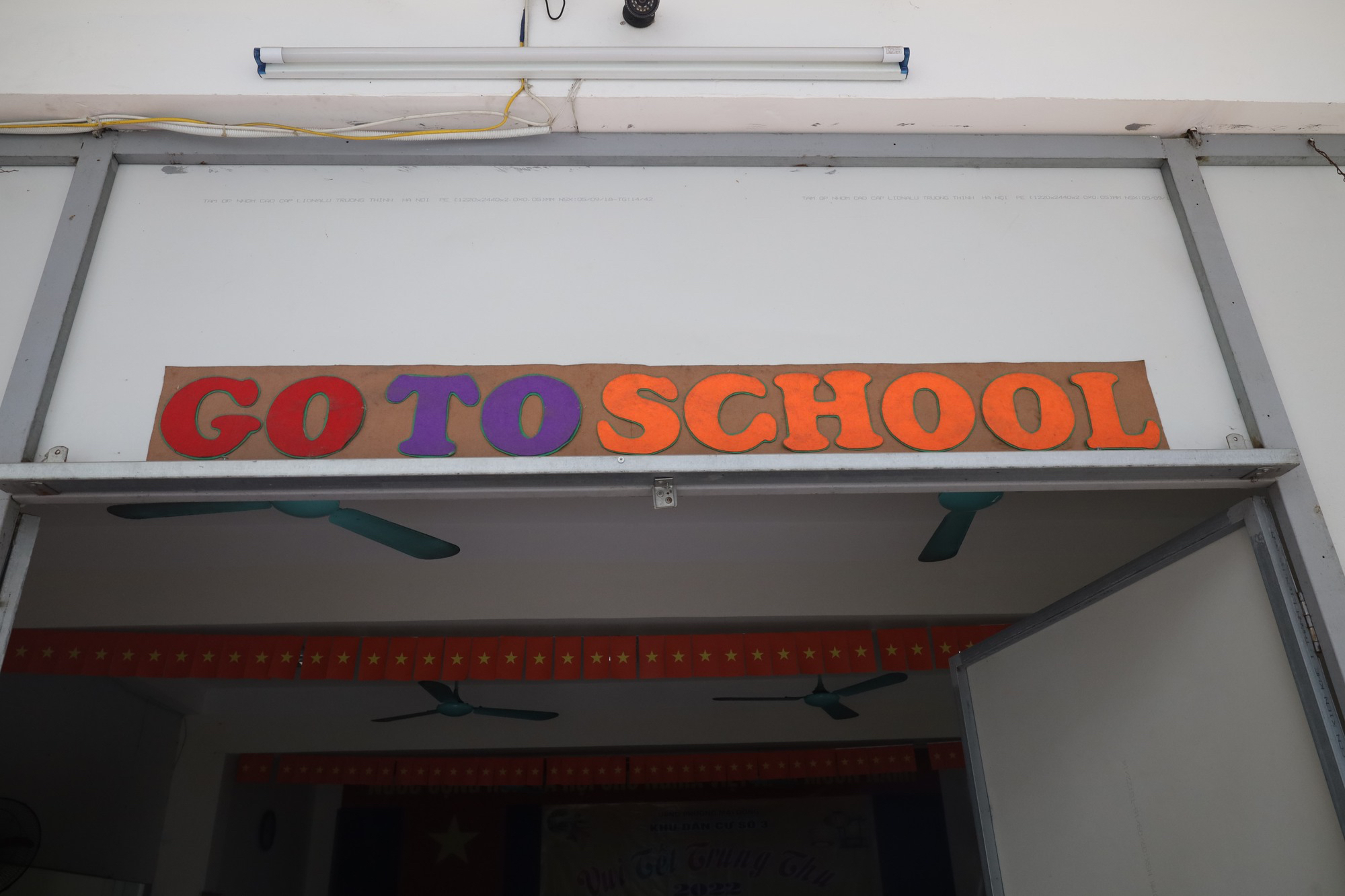 Nguyên cán bộ phường Mai Động hơn 10 năm miệt mài dạy thêm miễn phí cho học sinh - Ảnh 4.
