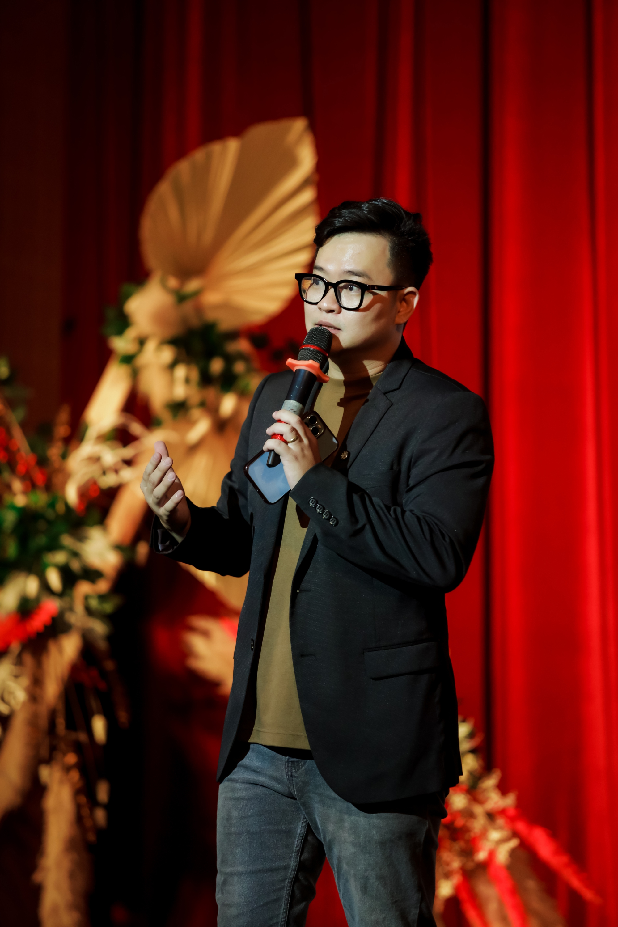 Nhạc sĩ Nguyễn Minh Cường theo đuổi dòng nhạc chữa lành tâm hồn cho người trẻ - Ảnh 3.