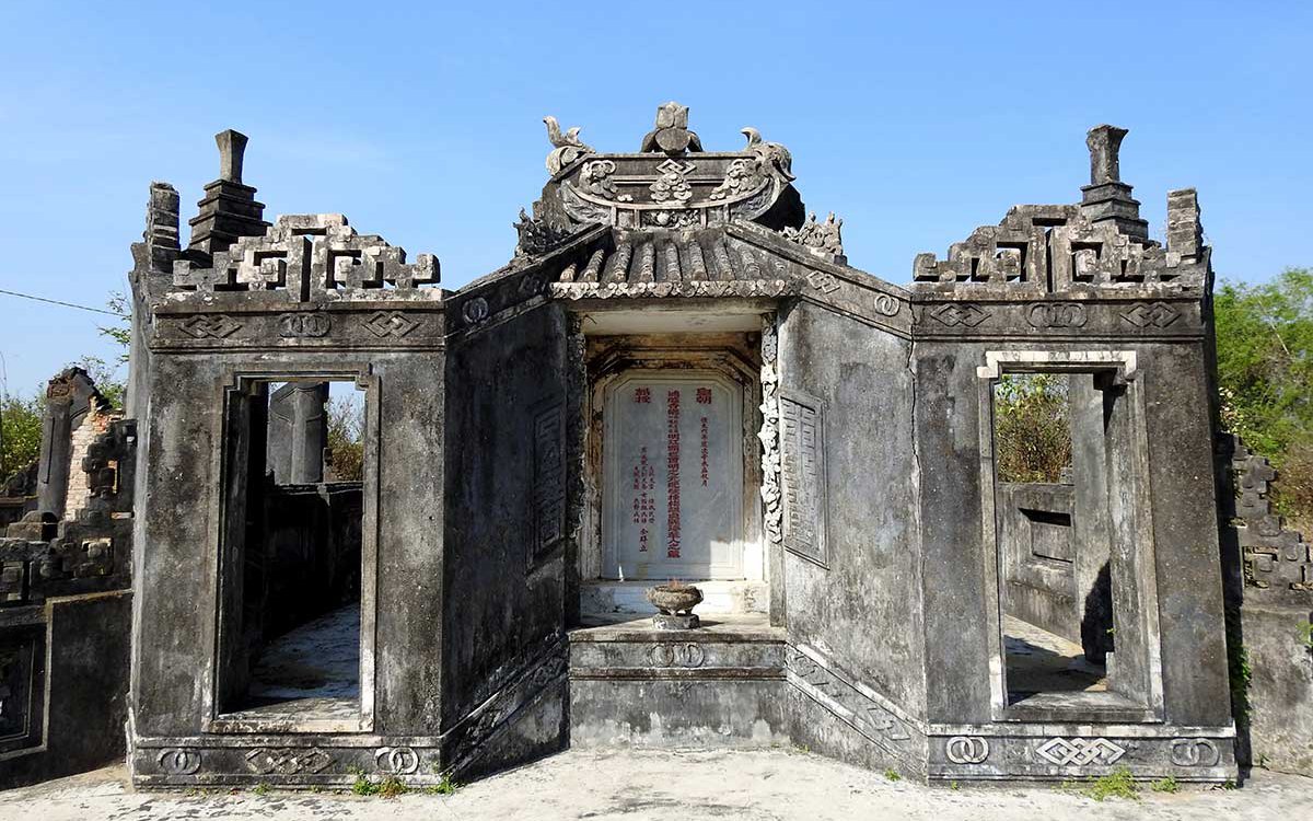 Người Minh Hương từ đâu tới Hội An, vì sao vùng đất này của Quảng Nam có nhiều mộ cổ của người Minh Hương?