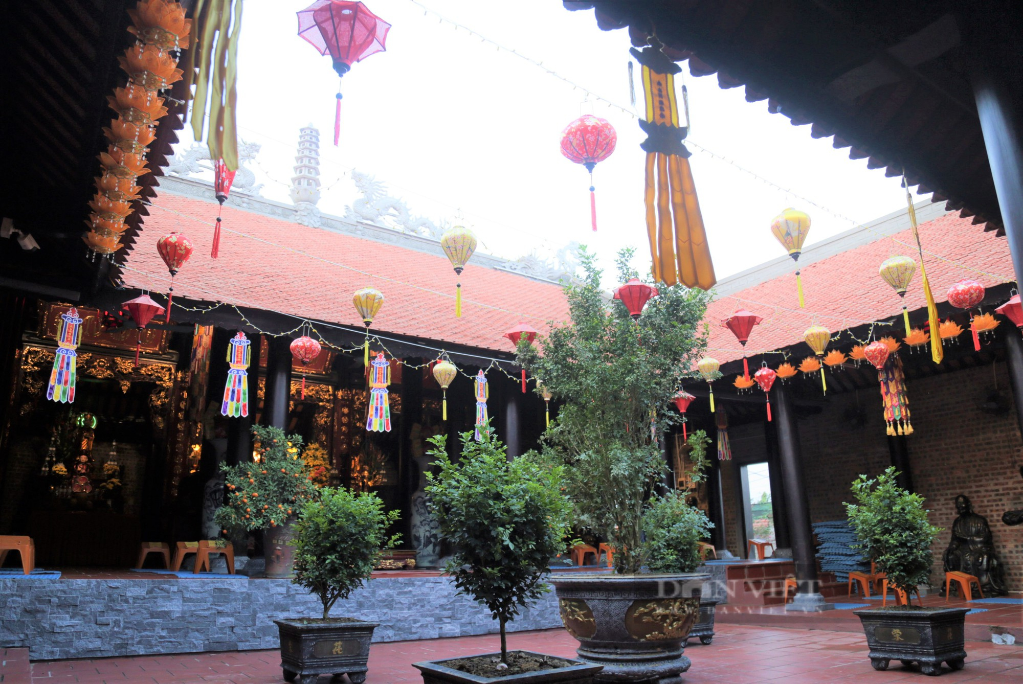 Đền chùa Gám khắc đậm sự phát triển bền vững văn hoá, tâm linh Việt Nam trong mỗi người dân huyện lúa anh hùng - Ảnh 5.