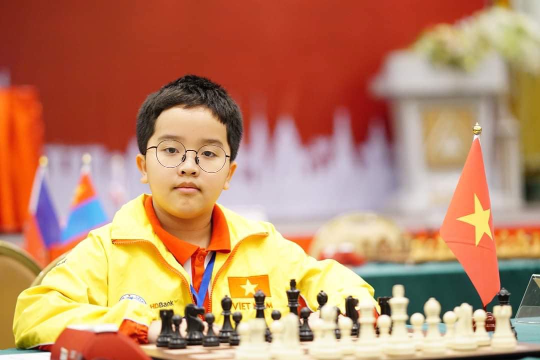 Cậu bé 11 tuổi ở Hà Nội: Không đếm xuể huy chương cờ vua, siêu tiếng Anh và đọc thành thạo lúc 5 tuổi - Ảnh 2.